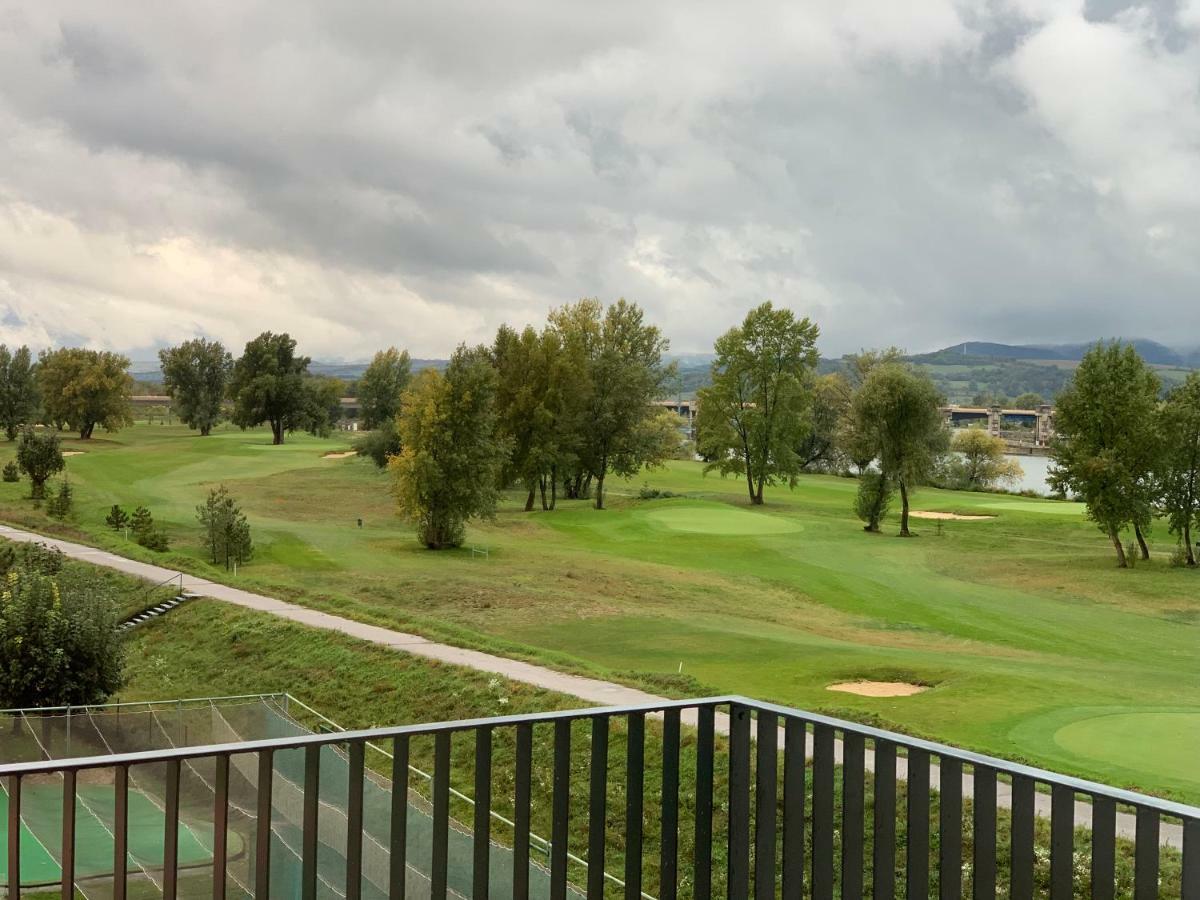 Greenbay Golf Apartments Trencin Ngoại thất bức ảnh